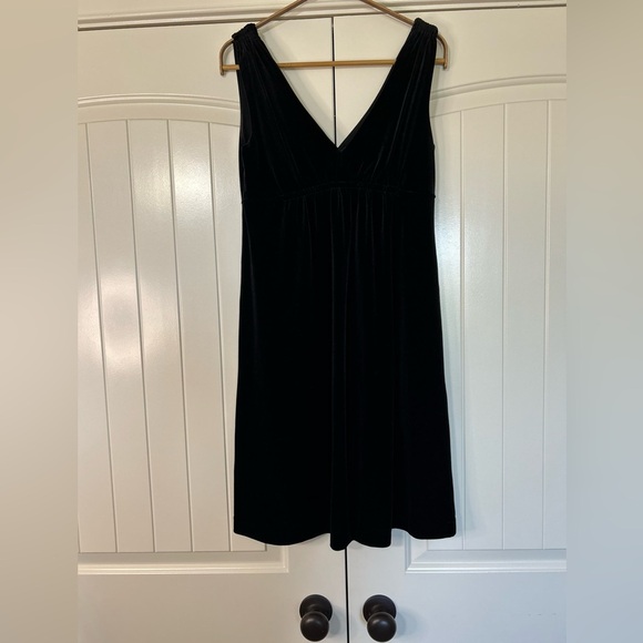 Old Navy V Front and V Back Velour Dress in Black. Size S. #datenight #classy - Picture 3 of 7